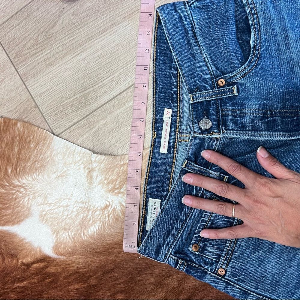 Levi's Ribcage Straight Ankle Jeans - Picture 5 of 8